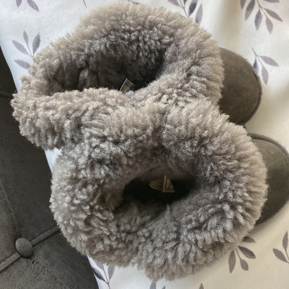 Toddler UGGS - Picture 5 of 6